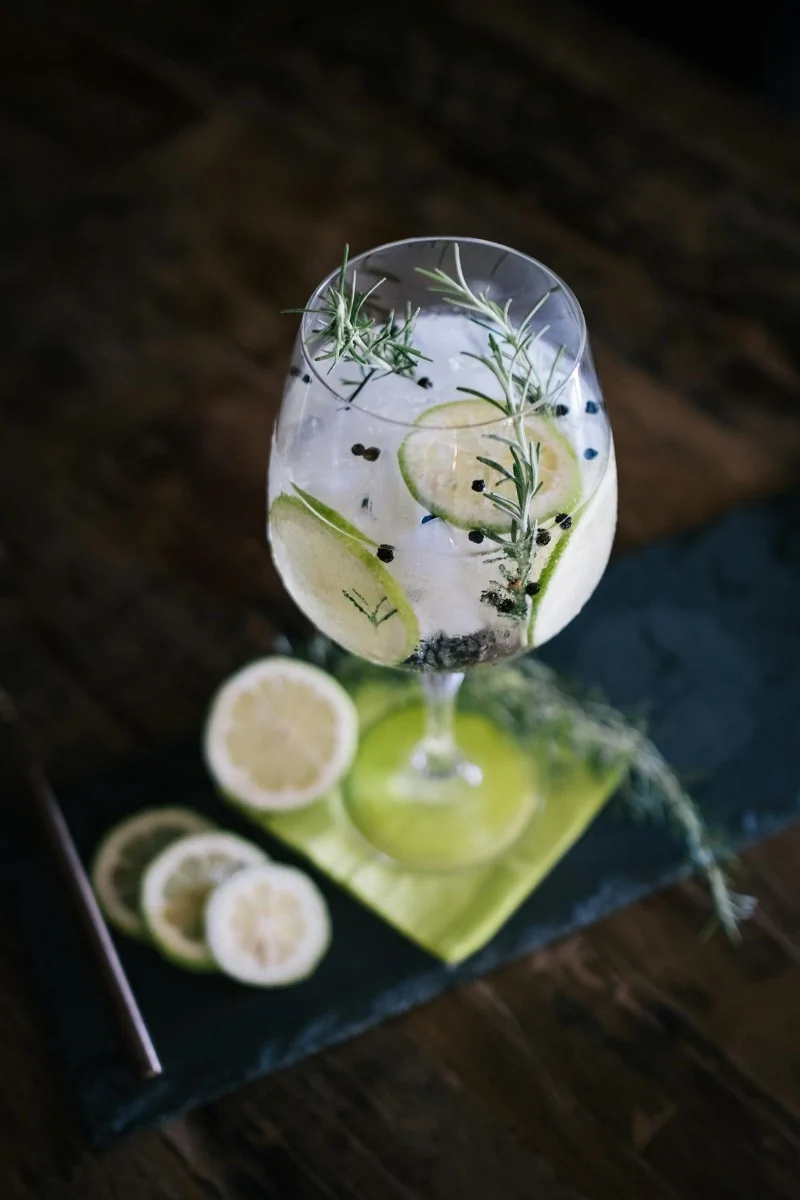London Dry Gin Tonic